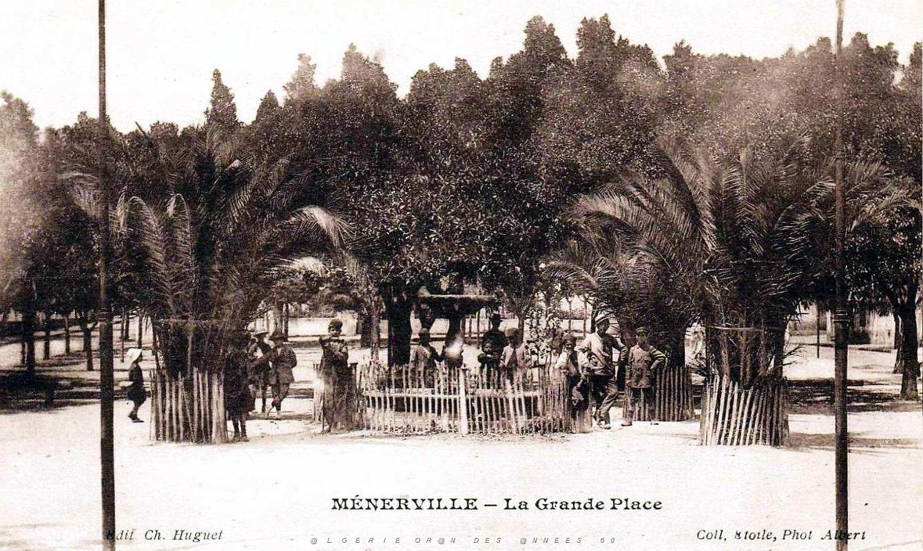 Menerville - La Grande Place.jpg
